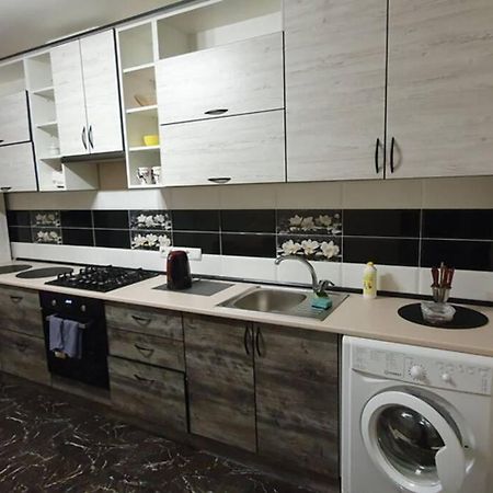 Новая Apartment Vinnytsia Bagian luar foto